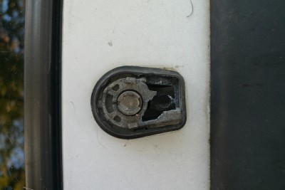 2012-09-25 003 Peugeot 306 - Dachantenne_a.jpg (170.31 KiB) 1433 mal betrachtet 2012-09-25 003 Peugeot 306 - Dachantenne_a.jpg