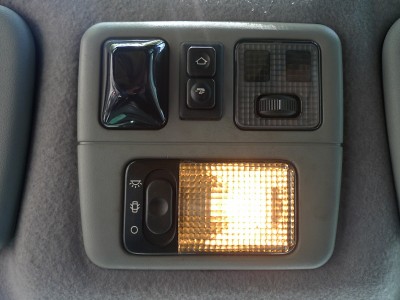 2012-09-25 002 Peugeot 306 - Innenraumleuchte_a.jpg (228.29 KiB) 1433 mal betrachtet 2012-09-25 002 Peugeot 306 - Innenraumleuchte_a.jpg