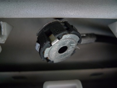 2012-09-26 001 Peugeot 306 - Dachantenne - Innenteil_a.jpg (174.3 KiB) 1367 mal betrachtet 2012-09-26 001 Peugeot 306 - Dachantenne - Innenteil_a.jpg