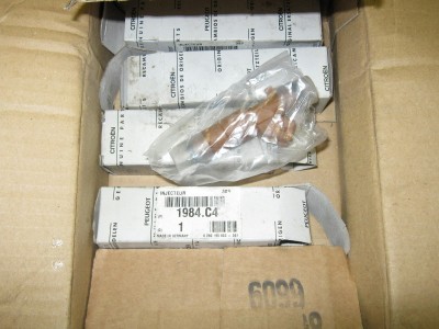 Einspritzdüsen.JPG (128.43 KiB) 1923 mal betrachtet Einspritzdüsen.JPG