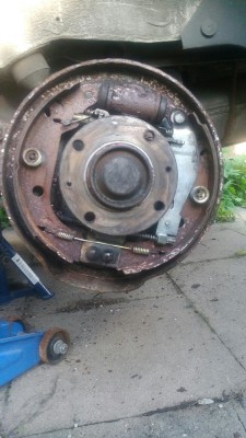 Bremse_h_li.jpeg (221.12 KiB) 9821 mal betrachtet Bremse_h_li.jpeg