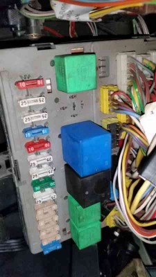 Sicherungskasten.jpg (25.44 KiB) 11966 mal betrachtet Sicherungskasten.jpg